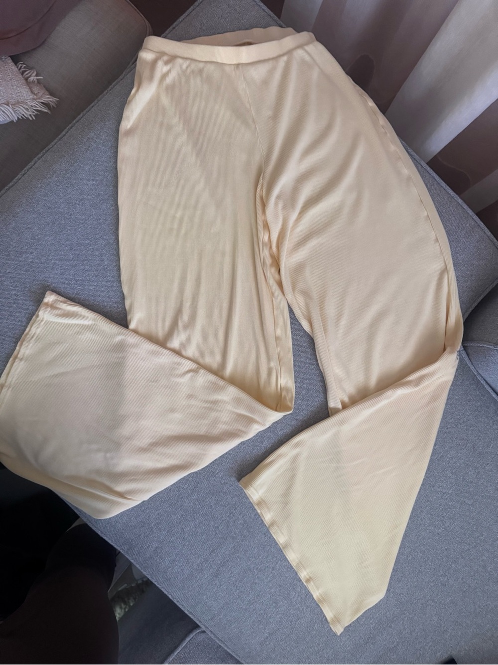 ALO Candlelight Yellow Ribbed relaxed wide leg pantsM - Picture 2 of 5